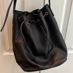 La Batta - leather bucket bag